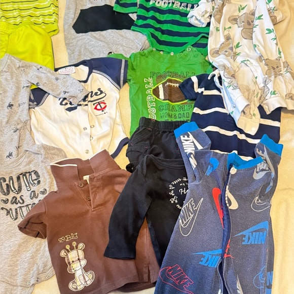 Bundle of shirt, short, onsie 27 boys' clothing 6-9 months for infants/baby - Picture 6 of 12